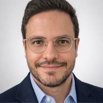 Simon Escobar, Founder of RevGency